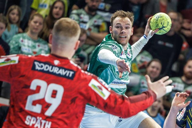 Berlin, 01 03 26, Handball Bundesliga, Fuechse Berlin Rhein Neckar Löwen, 23 Matchday, Max Schmeling Halle Mathias Gidsel Füchse Berlin throws the ball on goal Fuechse Berlin HSG Wetzlar