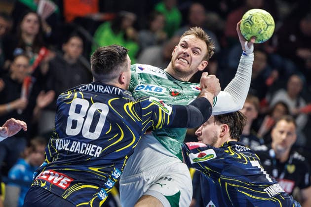 Berlin, 01 03 26, Handball Bundesliga, Fuechse Berlin Rhein Neckar Löwen, 23 Matchday, Max Schmeling Halle Mathias Gidsel Füchse Berlin throws the ball on goal Fuechse Berlin HSG Wetzlar