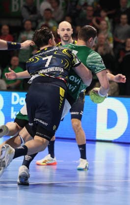 GER HBL Season 2025 2026 FÜCHSE Berlin vs Rhein Neckar Löwen, 01 03 26, Max Schmeling Halle, Berlin, Robert TIMMERMEISTER Rhein Neckar Löwen 7 attacks Mijajlo MARSENIC Füchse Berlin 93