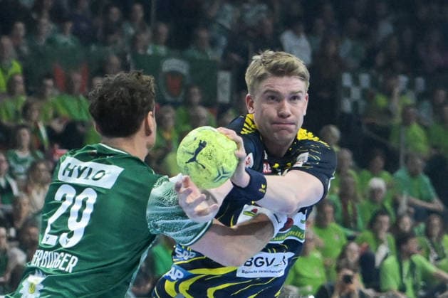 01 03 2026, xlakx, Handball Daikin HBL, Fuechse Berlin Rhein Neckar Löwen v l Lukas Herburger Fuechse Berlin , Haukur Thrastarson Rhein Neckar Loewen duel, duel, fight, tackle Berlin Daniel Lakomski