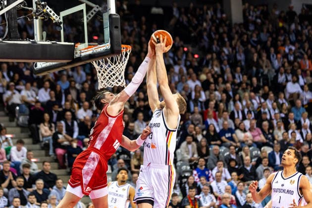 GER, FIBA Basketball World Cup 2027, European Qualifiers, Germany Croatia 01 03 2026, Telekom Dome, Bonn, GER, FIBA Basketball World Cup 2027, European Qualifiers, Germany Croatia Christian Sengfelder Germany, No43 , Mario Hezonja Croatia, No8 Â Photo Alexander Trienitz Bonn Telekom Dome Nordrhein Westfalen Germany