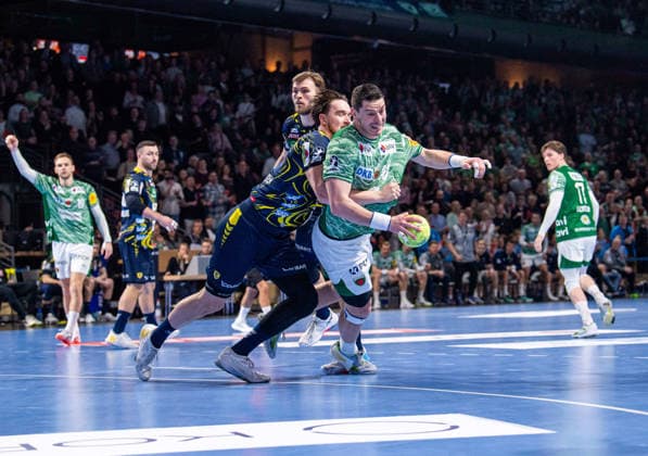 Handball, Men, Season 2025 2026, DAIKIN Handball Bundesliga 23 Matchday , Füchse Berlin Rhein Neckar Löwen, f l Robert Timmermeister Löwen , Mijajlo Marsenic Füchse Berlin , 01 03 2026, Copyright: xSebastianxRäppold MatthiasxKochx