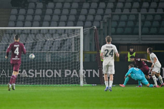 Torino™s Giovanni Simeone scores a goal during the Serie A soccer match between Torino and Lazio at the Grande Torino Stadium in Turin, Italy - Sunday, March 01, 2026. - Soccer .  Copyright: xTanoxPecoraro LaPressex