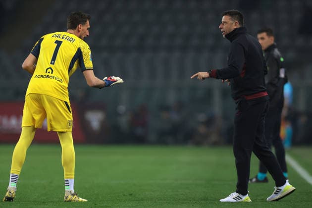 Turin, Italy, 1st March 2026. Roberto D Aversa Head coach of Torino FC gives instructions to Alberto Paleari of Torino FC during the Torino vs SS Lazio Serie A match at Stadio Grande Torino, Turin. Picture credit should read: Jonathan Moscrop Sportimage EDITORIAL USE ONLY. No use with unauthorised audio, video, data, fixture lists, club league logos or live services. Online in-match use limited to 120 images, no video emulation. No use in betting, games or single club league player publications. SPI_022_TORO_LAZIO SPI-4554-0022