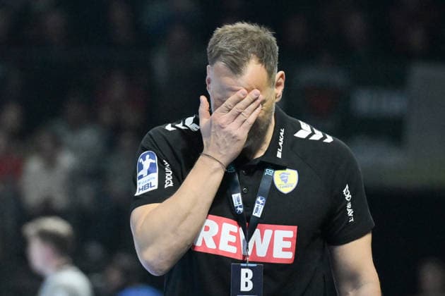 01 03 2026, xlakx, Handball Daikin HBL, Fuechse Berlin Rhein Neckar Löwen v l Maik Machulla Rhein Neckar Loewen Trainer enttaeuscht, schaut enttaeuscht, niedergeschlagen, disappointed Berlin Daniel Lakomski