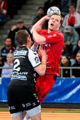 Bietigheim HBL 25 26 SG BBM Bietigheim HSG Nordhorn Lingen v li in duel Frieder Bandlow Nordhorn , Till Hermann Bietighiem Bietigheim Bissingen Egetrans Arena Baden Württemberg Germany
