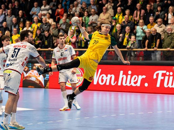 Anton Trute VfL Eintracht Hagen, 20 on goal throw VfL Eintracht Hagen vs TV 05 07 Huettenberg , Handball, 2 Bundesliga, 22 Matchday, Season 2025 2026, 01 03 2026 VfL Eintracht Hagen vs TV 05 07 Huettenberg , Handball, 2 Bundesliga, 22 Matchday, Season 2025 2026, 01 03 2026 Hagen Copyright: xEibner-Pressefoto DamianxKruczynx EP_DKI