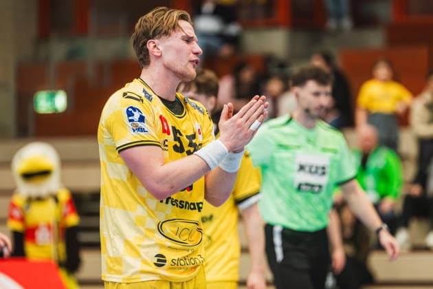 Niklas Ingenpass HSG Krefeld Niederrhein, 55 unhappy with the referee, holds his hands together HSG Krefeld Niederrhein vs HC Oppenweiler Backnang, Handball, 2 HBL, 22 Matchday, Season 2025 26, 01 03 2026, HSG Krefeld Niederrhein vs HC Oppenweiler Backnang, Handball, 2 HBL, 22 Matchday, Season 2025 26, 01 03 2026 Krefeld Copyright: xEibner-Pressefoto LukasxBaldygax EP_LBA