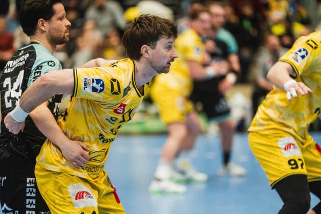 Felix Klingler HC Oppenweiler Backnang, 24 Lucas Schneider HSG Krefeld Niederrhein, 11 HSG Krefeld Niederrhein vs HC Oppenweiler Backnang, Handball, 2 HBL, 22 Matchday, Season 2025 26, 01 03 2026, HSG Krefeld Niederrhein vs HC Oppenweiler Backnang, Handball, 2 HBL, 22 Matchday, Season 2025 26, 01 03 2026 Krefeld Copyright: xEibner-Pressefoto LukasxBaldygax EP_LBA