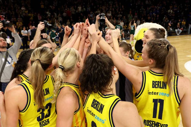 DEU, easyCredit DBBL, ALBA vs Rutronik Stars Keltern, 01 03 2026, Soemmeringhalle, Berlin, DEU, easyCredit DBBL, ALBA vs Rutronik Stars Keltern, in the picture ALBA players circle nordphotoxGmbHx xEngler nph00076