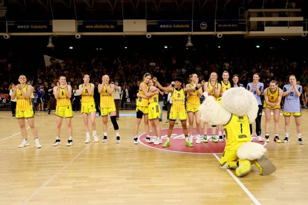 DEU, easyCredit DBBL, ALBA vs Rutronik Stars Keltern, 01 03 2026, Soemmeringhalle, Berlin, DEU, easyCredit DBBL, ALBA vs Rutronik Stars Keltern, in the picture ALBA players circle nordphotoxGmbHx xEngler nph00076