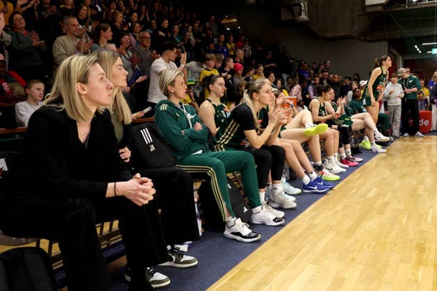 DEU, easyCredit DBBL, ALBA vs Rutronik Stars Keltern, 01 03 2026, Soemmeringhalle, Berlin, DEU, easyCredit DBBL, ALBA vs Rutronik Stars Keltern, in the picture coach Matea Tavic Rutronik Stars Keltern , Keltern players bench nordphotoxGmbHx xEngler nph00076