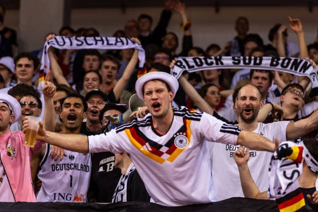 GER, FIBA Basketball World Cup 2027, European Qualifiers, Germany Croatia 01 03 2026, Telekom Dome, Bonn, GER, FIBA Basketball World Cup 2027, European Qualifiers, Germany Croatia Oscar da Silva Germany, No1 celebrates with the fans Â Photo Alexander Trienitz Bonn Telekom Dome North Rhine-Westphalia Germany