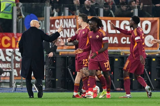 Foto IPP Cavaliere Emiliano. Roma 01 03 2026 Calcio Campionato Serie A 2025-2026. Roma - Juventus. Nella foto: Luciano Spalletti polemizza con i giocatori della Roma dopo il gol di Angelino. Italy Photo Press - World Copyright italy ITALY  Copyright: xR4924_italyphotopressx