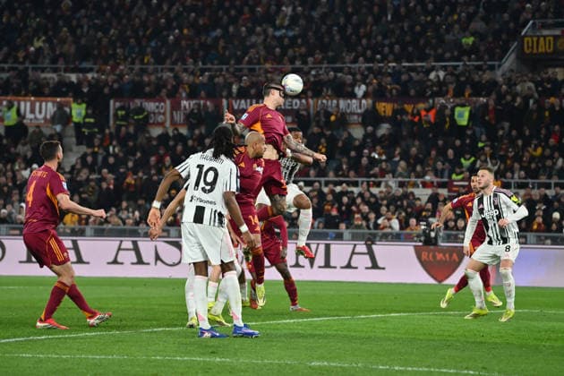 Roma vs. Juventus 2025 26 Serie A championship Goal Evan Ndicka (AS Roma) During the 2025 26 Italian Serie A football match between AS Roma and FC Juventus on March 1, 2026, at the Stadio Olimpico in Rome. Pictured: Roma stadio Olimpico Roma Italia Copyright: xFABIOxSASSOxFabioxSassox DSC_5457