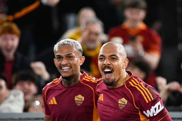 Foto IPP Cavaliere Emiliano. Roma 01 03 2026 Calcio Campionato Serie A 2025-2026. Roma - Juventus. Nella foto: esulta per il gol Donyell Malen con wesley Italy Photo Press - World Copyright italy ITALY  Copyright: xR4924_italyphotopressx