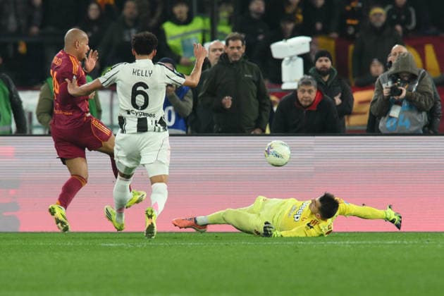Foto IPP Roberto Ramaccia Roma 1 3 2026 Campionato di Calcio Serie A 2025 2026 Roma vs Juventus Nella foto Donyell Malen of AS Roma shoots and scores the goal for 3-1in the 65th minute Italy Photo Press - World Copyright Roma italy Italia ITALY  Copyright: xR4924_italyphotopressx