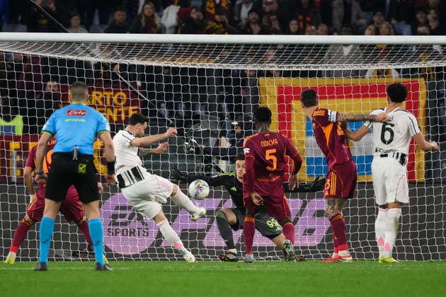 Federico Gatti of Juventus FC scores the goal of 3-3 during the Serie A 2025 2026 football match between AS Roma and Juventus FC at Stadio Olimpico in Rome (Italy), March 1, 2026. andreaxstaccioli