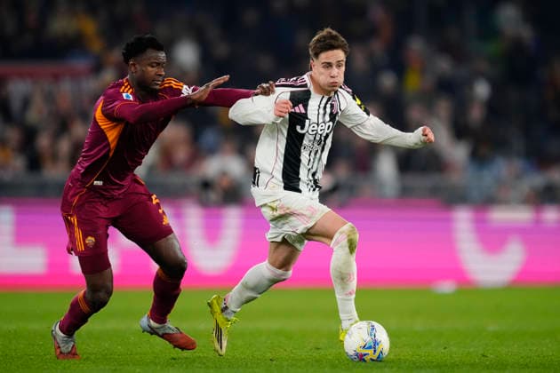 AS Roma v Juventus FC - Serie A Kenan YÄ±ldÄ±z left winger of Juventus and Turkiye and Evan Ndicka centre-back of Roma and Cote d Ivoire compete for the ball during the Serie A match between AS Roma and Juventus FC at Stadio Olimpico on March 1, 2026 in Rome, Italy. Rome Italy  Copyright: xJosexBretonx originalFilename:bretonhernandez-asromavj260301_nptFp.jpg