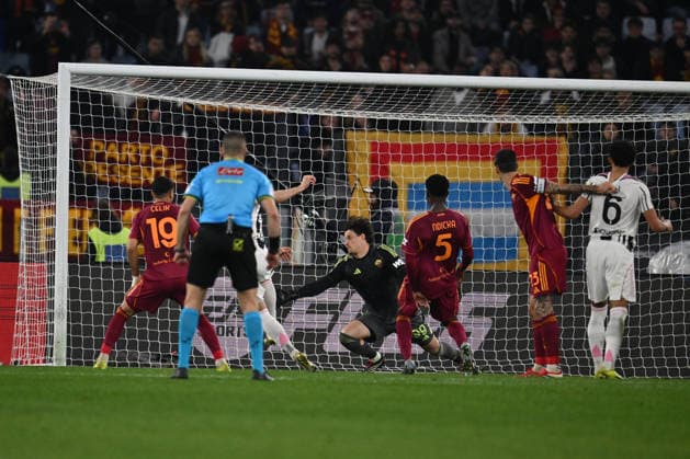 Federico Gatti of Juventus F.C. scores the goal for 3-3 during the 27th day of the Serie A Championship between A.S. Roma and Juventus F.C. at the Olympic Stadium on March 1, 2026 in Rome, Italy.  Copyright: xDomenicoxCippitelli IPAxSportx xipa-agency.netx xx IPA_72240473 IPA_Agency_IPA72240473