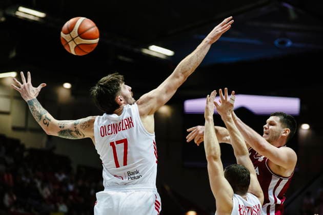 GDYNIA 01.03.2026 KOSZYKOWKA KOSZKADRA REPREZENTACJA POLSKI MECZ POLSKA - LOTWA ELIMINACJE MISTRZOSTW SWIATA 2027 - - - MEN BASKETBALL POLISH national team, Nationalteam WORLD CUP SERIES QUALIFIERS GAME POLAND - LATVIA NZ Dominik Olejniczak , Rihards Lomazs , FOT. WOJCIECH FIGURSKI 058SPORT.PL NEWSPIX.PL --- newspix.pl 
