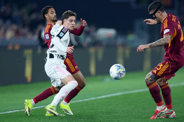 CALCIO - Serie A - AS Roma vs Juventus FC Rome, Italy - March 1, 2026: Devyne Rensch of Roma , Henan Yildiz of Juventus seen in action during the Serie A Enilive 2025-2026 football match between AS Roma vs Fc Juventus of Turin at Olympic Stadium. Rome Italy  Copyright: xIPAxSport ABACAx