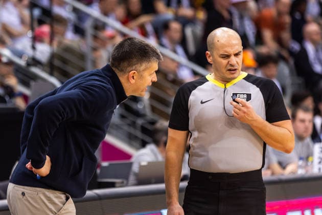 GER, FIBA Basketball World Cup 2027, European Qualifiers, Germany Croatia 01 03 2026, Telekom Dome, Bonn, GER, FIBA Basketball World Cup 2027, European Qualifiers, Germany Croatia Tomislav Mijatovic Head Coach, Croatia discusses with the referees Â Photo Alexander Trienitz Bonn Telekom Dome North Rhine-Westphalia Germany