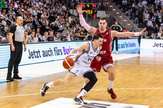 GER, FIBA Basketball World Cup 2027, European Qualifiers, Germany Croatia 01 03 2026, Telekom Dome, Bonn, GER, FIBA Basketball World Cup 2027, European Qualifiers, Germany Croatia David Krämer Germany, No44 , Mario Hezonja Croatia, No8 Â Photo Alexander Trienitz Bonn Telekom Dome North Rhine-Westphalia Germany