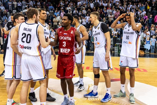 GER, FIBA Basketball World Cup 2027, European Qualifiers, Germany Croatia 01 03 2026, Telekom Dome, Bonn, GER, FIBA Basketball World Cup 2027, European Qualifiers, Germany Croatia Malte Delow Germany, No20 with Jaleen Smith Croatia, No3 , Tim Schneider Germany, No3 and Louis Olinde Germany, No16 Â Photo Alexander Trienitz Bonn Telekom Dome Nordrhein Westfalen Germany