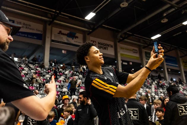 GER, FIBA Basketball World Cup 2027, European Qualifiers, Germany Croatia 01 03 2026, Telekom Dome, Bonn, GER, FIBA Basketball World Cup 2027, European Qualifiers, Germany Croatia Jack Kayil Germany, No2 with fans Â Photo Alexander Trienitz Bonn Telekom Dome North Rhine-Westphalia Germany