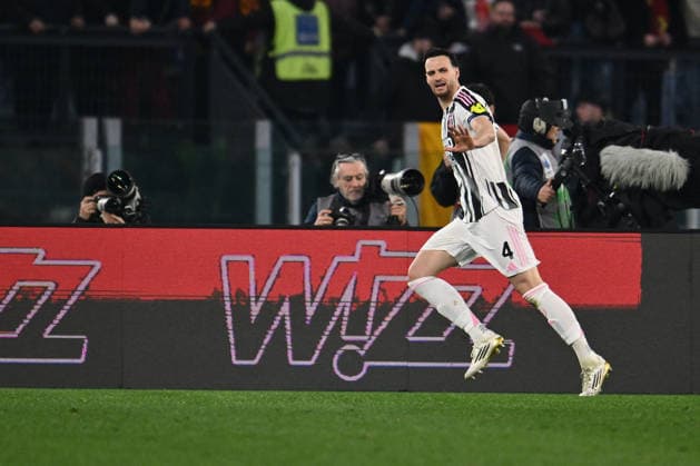 CALCIO - Serie A - AS Roma vs Juventus FC Federico Gatti of Juventus F.C. celebrates after scoring the goal of 3-3 during the 27th day of the Serie A Championship between A.S. Roma and Juventus F.C. at the Olympic Stadium on March 1, 2026 in Rome, Italy. Rome Italy  Copyright: xIPAxSport ABACAx
