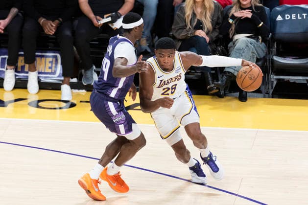 March 1, 2026, Los Angeles, California, USA: Los Angeles LakersÃ¢â‚¬â ¢ Rui Hachimura (28) drives against Sacramento KingsÃ¢â‚¬â ¢ Daeqwon Plowden (29) during an NBA, Basketball Herren, USA basketball game at Crypto.com Arena on Sunday, March 1, 2026 in Los Angeles. NBA 2026: Kings Vs Lakers  - ZUMAc68_ 20260301_zaf_c68_031 Copyright: xRingoxChiux