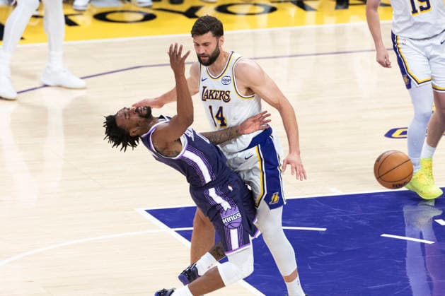 March 1, 2026, Los Angeles, California, USA: Sacramento KingsÃ¢â‚¬â ¢ Malik Monk (0) collides with Los Angeles LakersÃ¢â‚¬â ¢ Maxi Kleber (14) during an NBA, Basketball Herren, USA basketball game at Crypto.com Arena on Sunday, March 1, 2026 in Los Angeles. NBA 2026: Kings Vs Lakers  - ZUMAc68_ 20260301_zaf_c68_032 Copyright: xRingoxChiux
