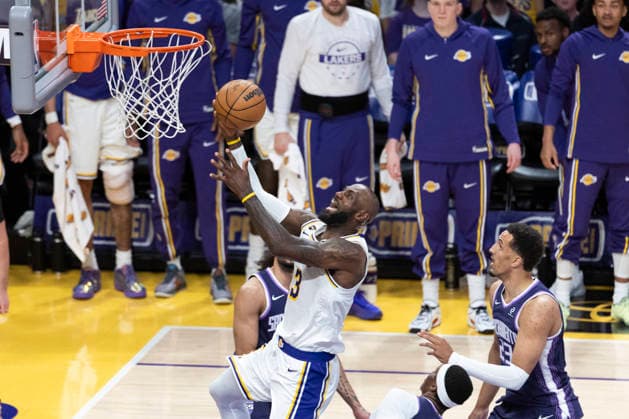 March 1, 2026, Los Angeles, California, USA: Los Angeles LakersÃ¢â‚¬â ¢ LeBron James (23) goes to the basket against the Sacramento Kings during an NBA, Basketball Herren, USA basketball game at Crypto.com Arena on Sunday, March 1, 2026 in Los Angeles. Los Angeles USA - ZUMAc68_ 20260301_zaf_c68_021 Copyright: xRingoxChiux