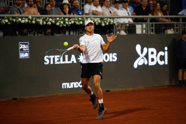 Chile Open 2026 ATP, Tennis Herren 250) FINAL On March 1, 2026, in Santiago, Chile, Italian Luciano Darderi returns a shot during his singles final match against Germany s Yannick Hanfmann at the Chile Open (ATP 250) held at Court Central of San Carlos de Apoquindo in Santiago de Chile. SANTIAGO Chile  Copyright: xReinaldoxUbillax originalFilename:ubilla-notitle260301_npKkY.jpg