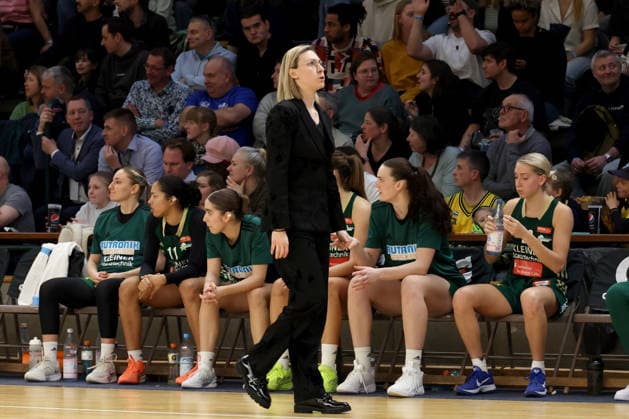 DEU, easyCredit DBBL, ALBA vs Rutronik Stars Keltern, 01 03 2026, Soemmeringhalle, Berlin, DEU, easyCredit DBBL, ALBA vs Rutronik Stars Keltern, in the picture coach Matea Tavic Rutronik Stars Keltern , Keltern players bench nordphotoxGmbHx xEngler nph00076