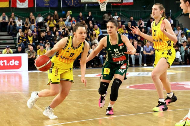 DEU, easyCredit DBBL, ALBA vs Rutronik Stars Keltern, 01 03 2026, Soemmeringhalle, Berlin, DEU, easyCredit DBBL, ALBA vs Rutronik Stars Keltern, pictured Lena Gohlisch ALBA Berlin 12 , Abby Muse ALBA Berlin 31 , Karina Konstantinova Rutronik Stars Keltern 33 nordphotoxGmbHx xEngler nph00076