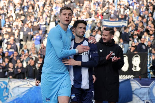 Goalkeeper Tjark Ernst, Josip Brekalo, Paul Seguin, Hertha team at the lap of honor after the end of the game, jubilation Schlußjbel Sport Football Soccer Football DFL 2 Bundesliga Men 24 Matchday Season 2025 2026 01 03 2026 Hertha BSC Berlin vs 1 FC Nürnberg FCN DFL regulations prohibit any use of photographs as image sequences and or quasi video
