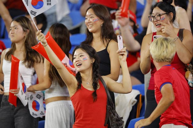 Supporters of Korea are seen in the stadium during the Womens Asian Cup match between Korea Republic and Islamic Republic of Iran at the Gold Coast Stadium in Robina, Australia Copyright: xMatthewxStarlingx xSPPx Sportspressphoto_SPR99835