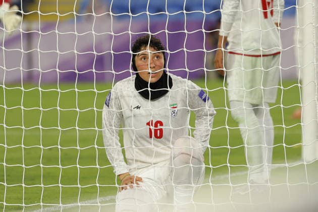 Fatemeh Shaban (16 IR Iran) looks dejected after another Korean effort on goal during the Womens Asian Cup match between Korea Republic and Islamic Republic of Iran at the Gold Coast Stadium in Robina, Australia Copyright: xMatthewxStarlingx xSPPx Sportspressphoto_SPR99849