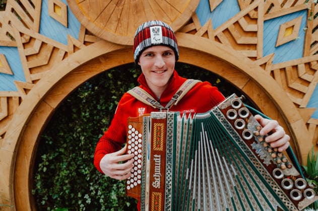 PARALYMPICS - Winter Paralympics Milano Cortina 2026 CORTINA D AMPEZZO,ITALY,02.MAR.26 - PARALYMPICS - Paralympic Winter games, Winterspiele,Spiele, Summer games Milano Cortina 2026, preview. Image shows Johannes Aigner (AUT) with his accordion.  GEPAxpictures xAlexanderxSolc