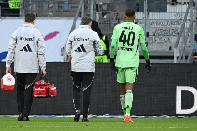 Goalkeeper KAUA SANTOS F injured, injury, , is substituted Football 1 Bundesliga Season 2025 2026, 24 Matchday, Spieltag24, matchday24, Eintracht Frankfurt F SC Freiburg FR 2 0 am 01 03 2026 Deutsche Bank Park Frankfurt DFL regulations prohibit any use of photographs as image sequences and or quasi video Â