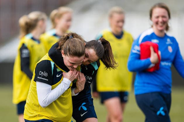260302 Signe Gaupset and Tuva Hansen of the Norwegian women™s national football team during a training session on March 2, 2026 in Vienna Photo Marius Simensen BILDBYRAN Cop 238 bbeng dam fifa women s world cup qualifier football fotball fotboll norge norway practice soccer training trening träning  Copyright: MARIUSxSIMENSEN BB260302BB330