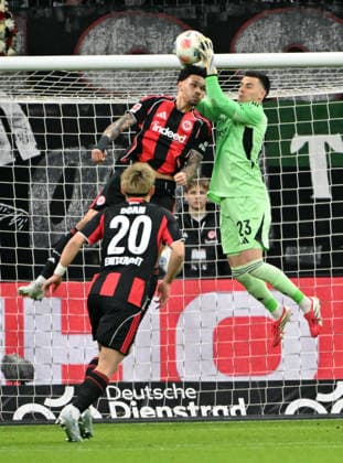 01 03 2026, xekx, Soccer 1 Bundesliga, Eintracht Frankfurt SC Freiburg v l Nnamdi Collins Eintracht Frankfurt , Kaua Santos Eintracht Frankfurt DFL DFB REGULATIONS PROHIBIT ANY USE OF PHOTOGRAPHS as IMAGE SEQUENCES and or QUASI VIDEO Frankfurt am Main