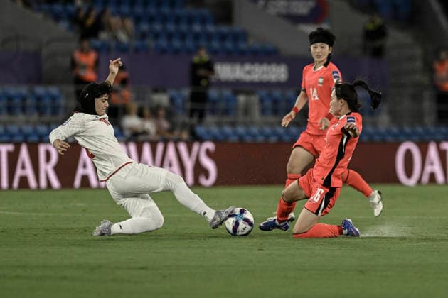 2nd March 2026, Robina Stadium, Gold Coast, Queensland, Australia; AFC Women s Asian Cup, Iran versus South Korea; Fatemeh Pasandideh of the Islamic Republic of Iran and Jang Sel-gi of Korea Republic competes for the ball  NigelxOwen Content restricted for UK based newspaper