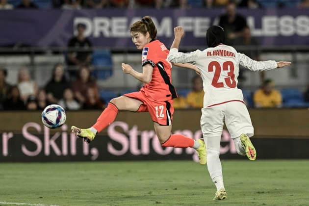 2nd March 2026, Robina Stadium, Gold Coast, Queensland, Australia; AFC Women s Asian Cup, Iran versus South Korea; Song Jae-eun of Korea Republic takes a shot on goal as Mona Hamoudi of the Islamic Republic of Iran approaches  NigelxOwen Content restricted for UK based newspaper