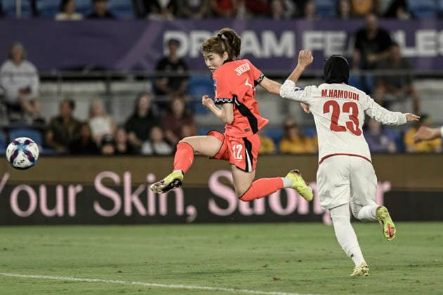 2nd March 2026, Robina Stadium, Gold Coast, Queensland, Australia; AFC Women s Asian Cup, Iran versus South Korea; Song Jae-eun of Korea Republic takes a shot on goal as Mona Hamoudi of the Islamic Republic of Iran approaches  NigelxOwen Content restricted for UK based newspaper