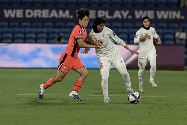 FuÃŸball, Frauen, Asien Cup, SÃ¼dkorea - Iran #4 2nd March 2026, Robina Stadium, Gold Coast, Queensland, Australia; AFC Women s Asian Cup, Iran versus South Korea; Fatemeh Shaban of the Islamic Republic of Iran under pressure from Ko Yoo-jin of Korea Republic  NigelxOwen