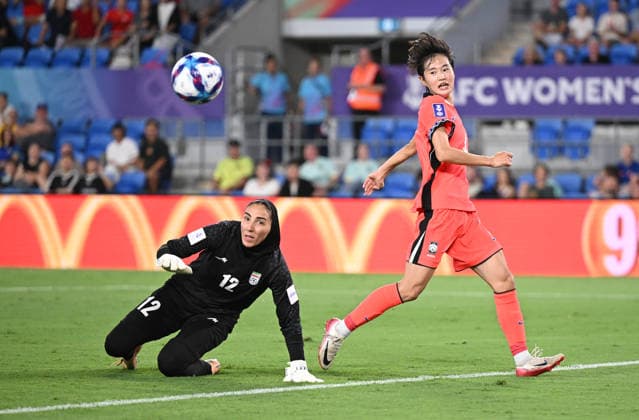 Fußball, Frauen, Asien Cup, Südkorea - Iran #4 SOCCER ASIAN CUP SOUTH KOREA IRAN, Maryam Yektaei of Islamic Republic of Iran (l) and Mun Eunju of Korea Republic during the AFC Women™s Asian Cup Group A match between South Korea and Iran at Robina Stadium on the Gold Coast, Monday, March 2, 2026. ( NO ARCHIVING, EDITORIAL USE ONLY GOLD COAST QUEENSLAND AUSTRALIA  Copyright: xDAVExHUNTx 20260303149022579924