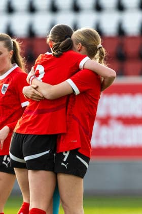 WOMEN SOCCER - U19, AUT vs FIN test match VIENNA,AUSTRIA,02.MAR.26 - WOMEN SOCCER - OEFB Under-19 international test match, Austria vs Finland. Image shows the rejoicing of Greta Spinn and Denise Lueger (AUT).  GEPAxpictures xPhilippxBrem